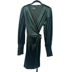 Elegant green velvet wrap dress with long sleeves NWT Chritmas holiday wear szL